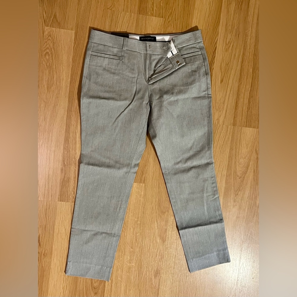 NWT Size 4P Banana Republic Sloan Fit Pants